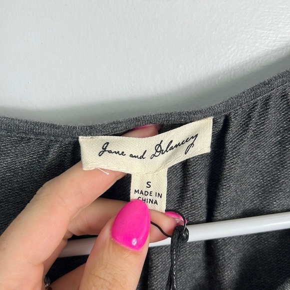 NWT Jane and Delancey Gray Tiered Long Sleeve Dress Size Small - Picture 3 of 8